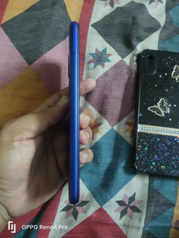 i m selling redmi 9A blue color withbox 3