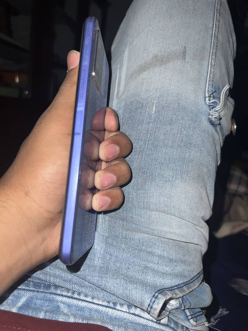 Vivo y21 4+1ram 64gb rom all ok phone 1