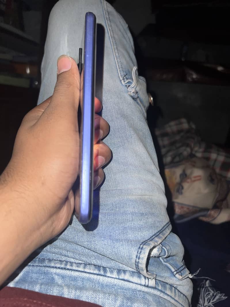 Vivo y21 4+1ram 64gb rom all ok phone 3