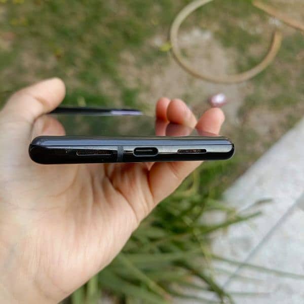 Google Pixel 6 pro. . . Dual sim approved. . . Fresh piece water pack device 3