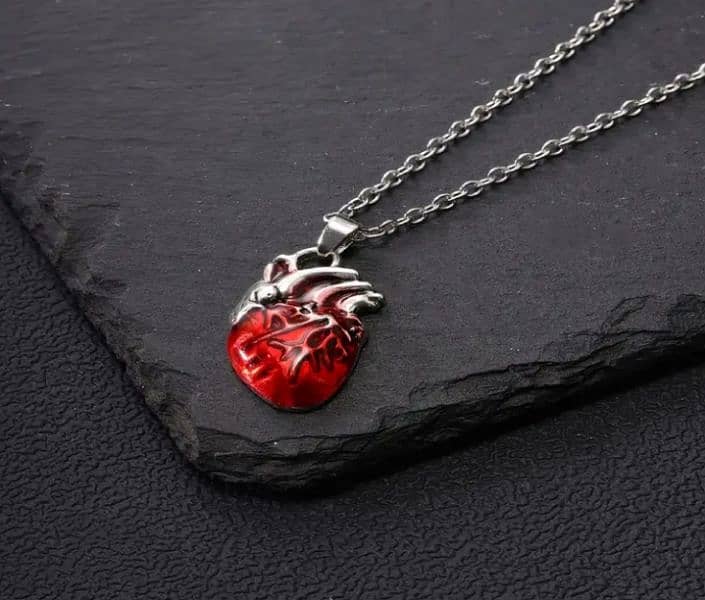 unique gothic necklace red heart 1