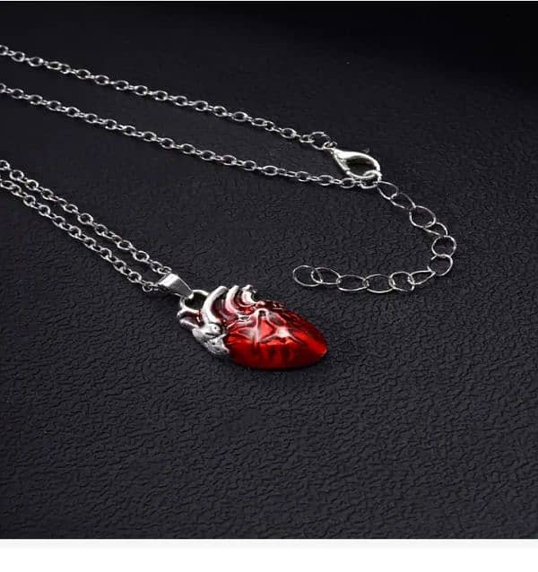 unique gothic necklace red heart 2
