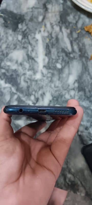 infinix Hot 10 6 128 with box + charger call 0334 8977842 5