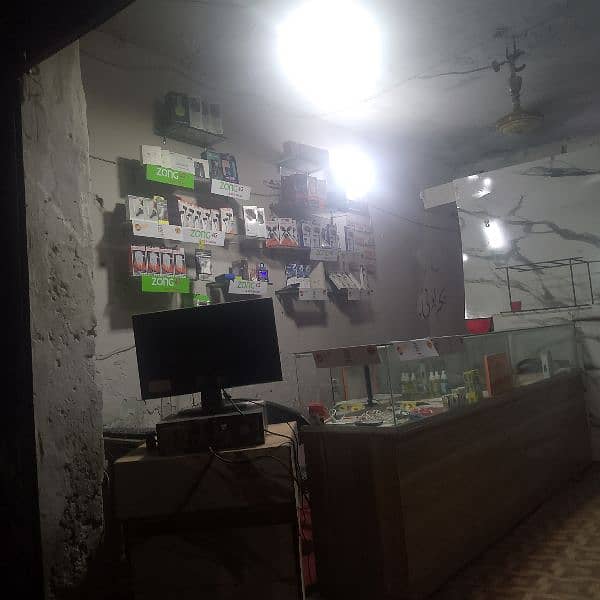 sman sale karna ha mobile ka asasri b ha or computer b ha do counter 5