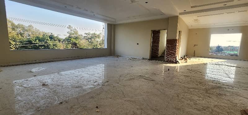 1 Kanal Beautiful Brand New Floor Available For Rent 2