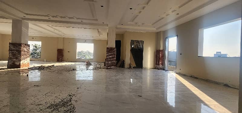1 Kanal Beautiful Brand New Floor Available For Rent 4