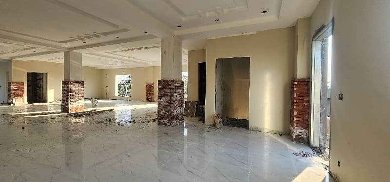 1 Kanal Beautiful Brand New Floor Available For Rent 5