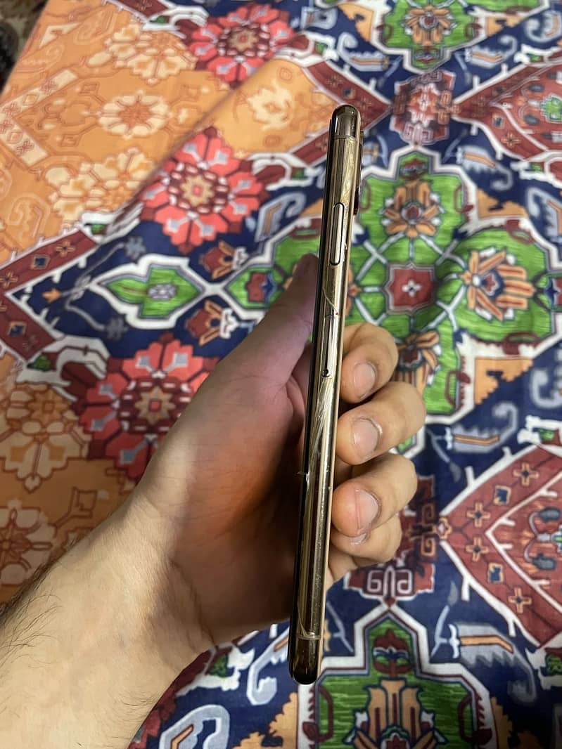 IPhone XS MAX 256GB OFFICIALLY PTA APPROVED 4