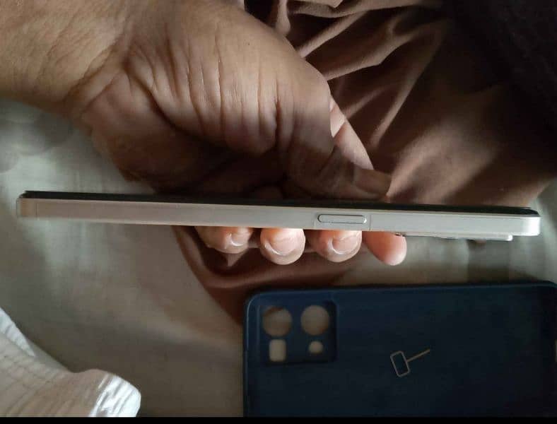 oppof21pro 3