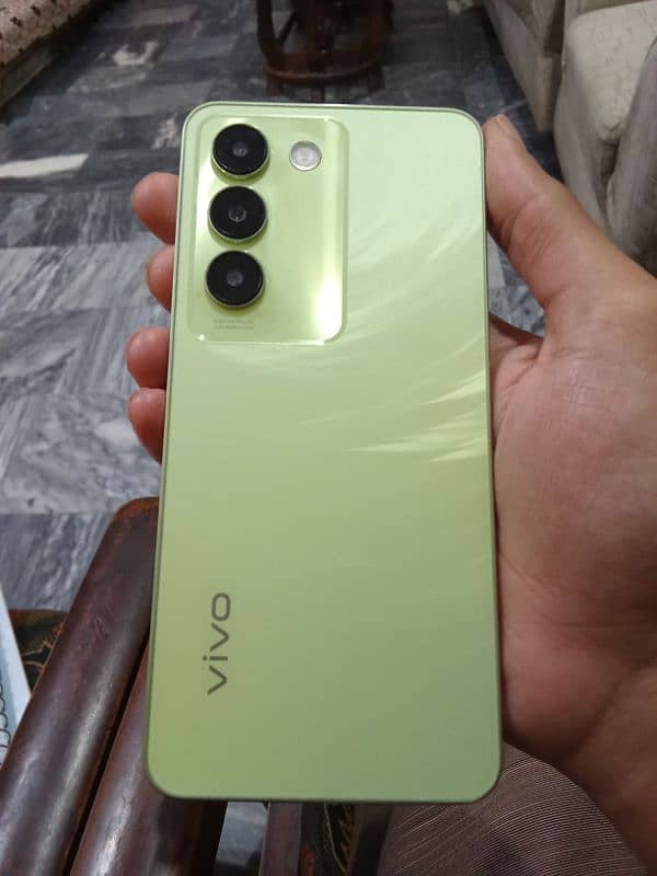 Vivo Y100 0