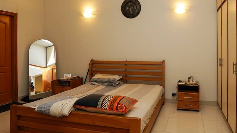 Block H-4,10 Marla House 13=4 Bed Tile Floor Single Kitchen 60 Ft Road 3