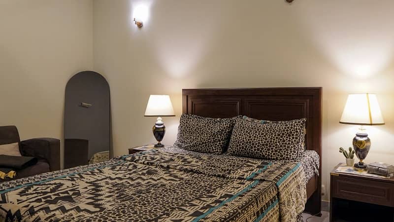 Block H-4,10 Marla House 13=4 Bed Tile Floor Single Kitchen 60 Ft Road 11