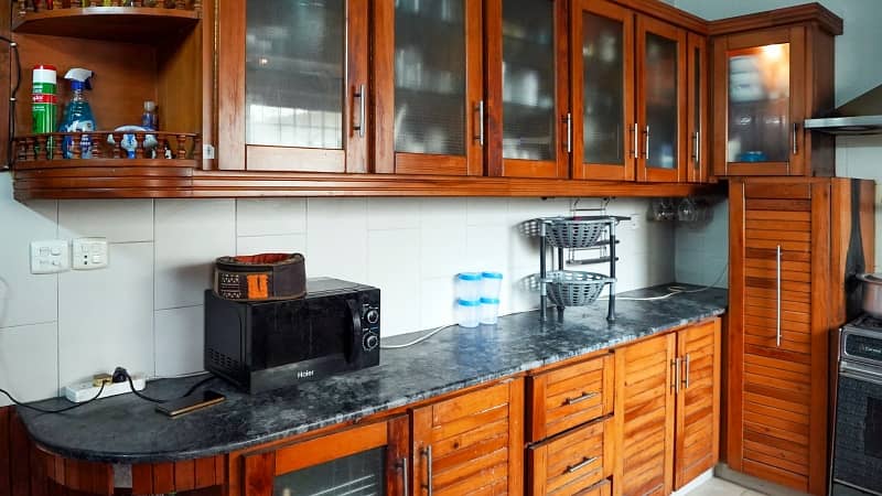Block H-4,10 Marla House 13=4 Bed Tile Floor Single Kitchen 60 Ft Road 12