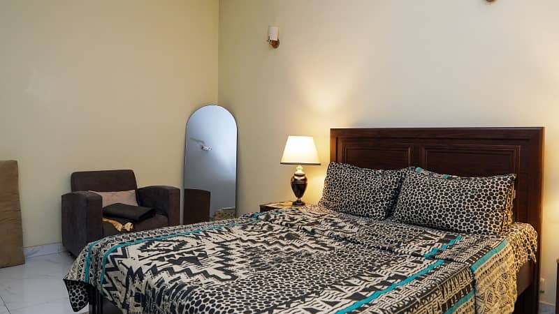 Block H-4,10 Marla House 13=4 Bed Tile Floor Single Kitchen 60 Ft Road 17