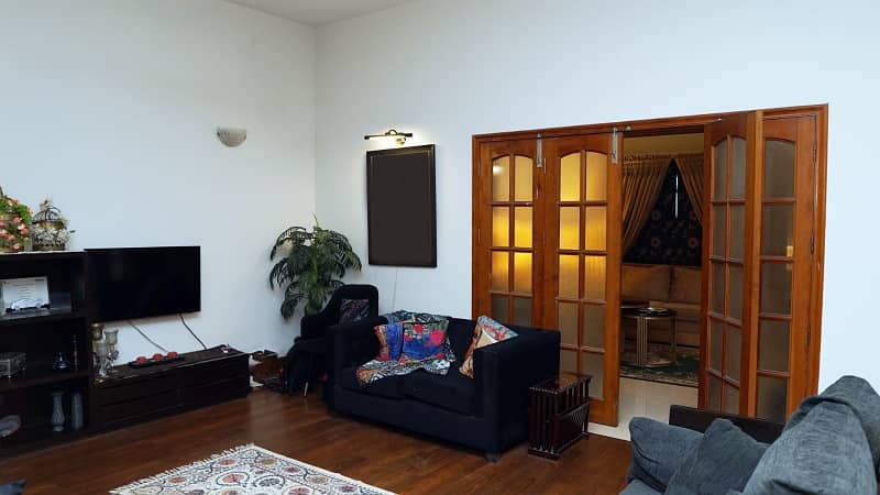 Block H-4,10 Marla House 13=4 Bed Tile Floor Single Kitchen 60 Ft Road 18