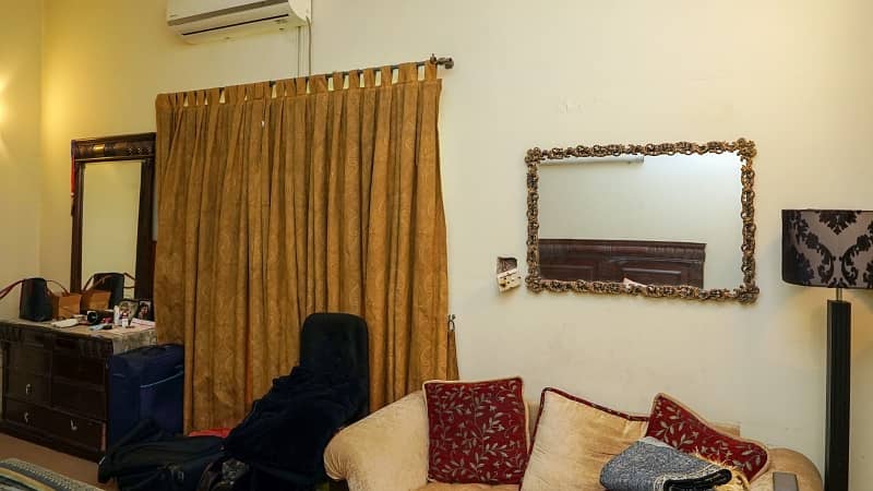Block H-4,10 Marla House 13=4 Bed Tile Floor Single Kitchen 60 Ft Road 22