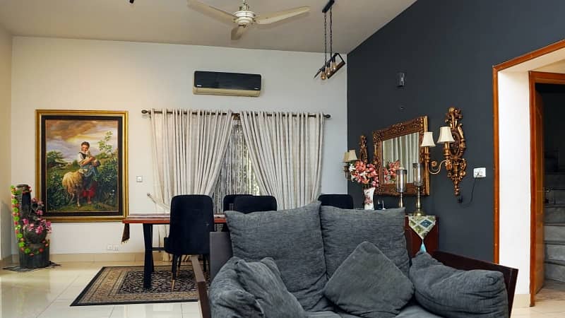 Block H-4,10 Marla House 13=4 Bed Tile Floor Single Kitchen 60 Ft Road 38