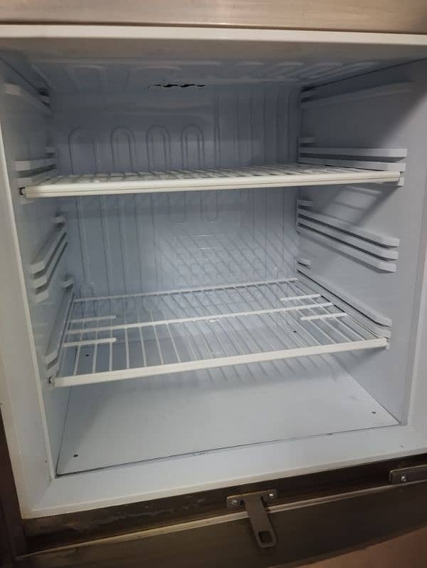 PEL Refrigerater model 23/2d in good condition 2