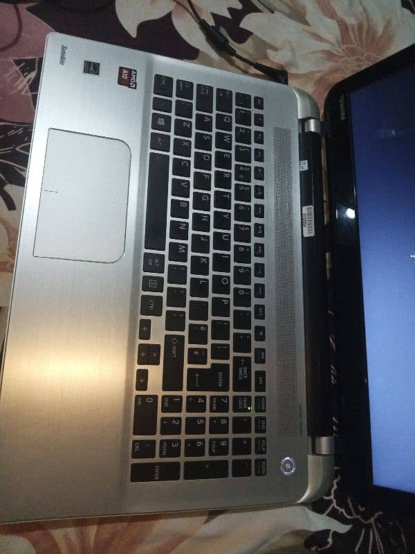 Laptop With 1GB AMD integrated graphics 2