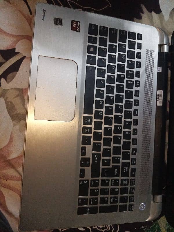 Laptop With 1GB AMD integrated graphics 5