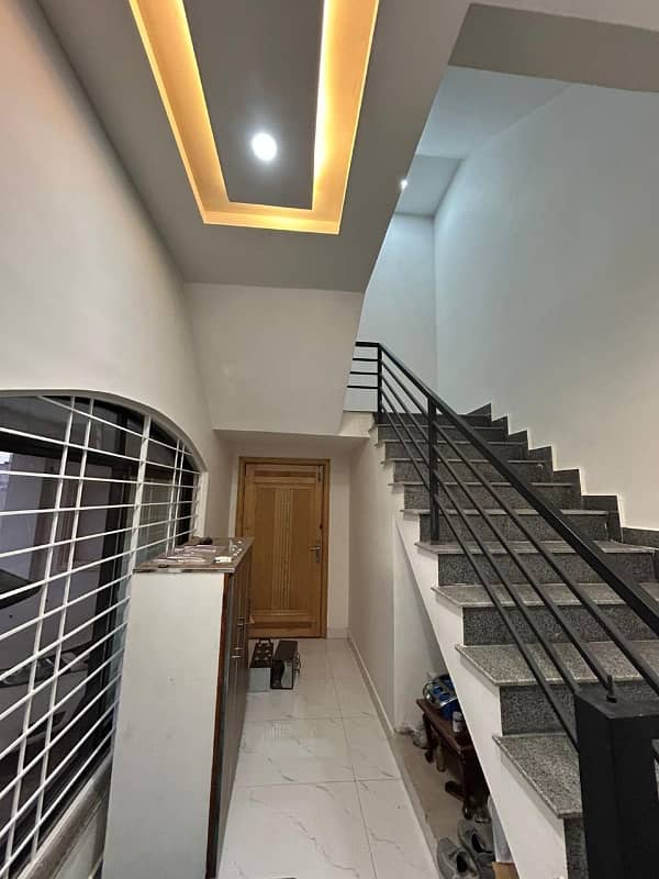 Stunning 4500 Square Feet House In LDA Avenue Available 9