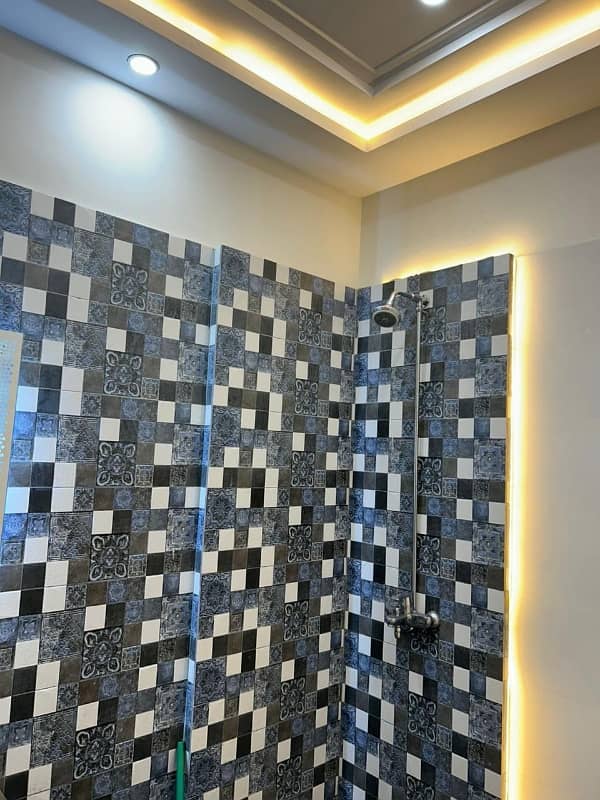 Stunning 4500 Square Feet House In LDA Avenue Available 10