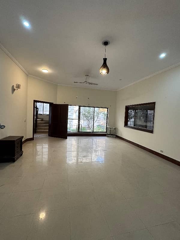 26 Marla House Tile Floor 6 Bed 5