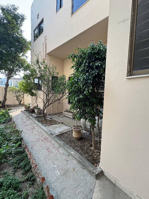 26 Marla House Tile Floor 6 Bed 8