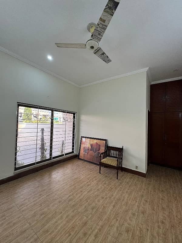 26 Marla House Tile Floor 6 Bed 29