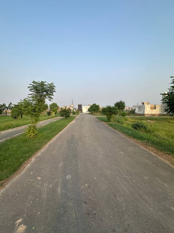 5-Marla Possession plots Available On Installment At 3.5 Years In LDA Approved Society 9