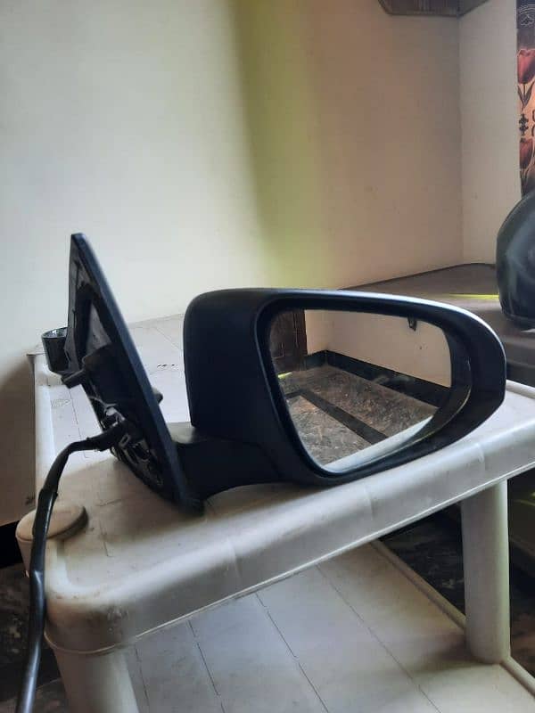 Corolla x 1.6 genuine mirror 0
