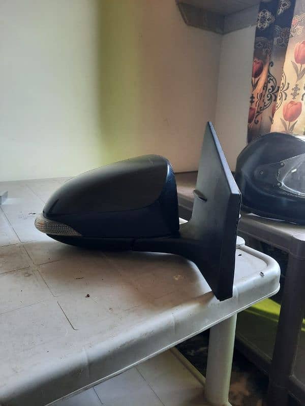 Corolla x 1.6 genuine mirror 1