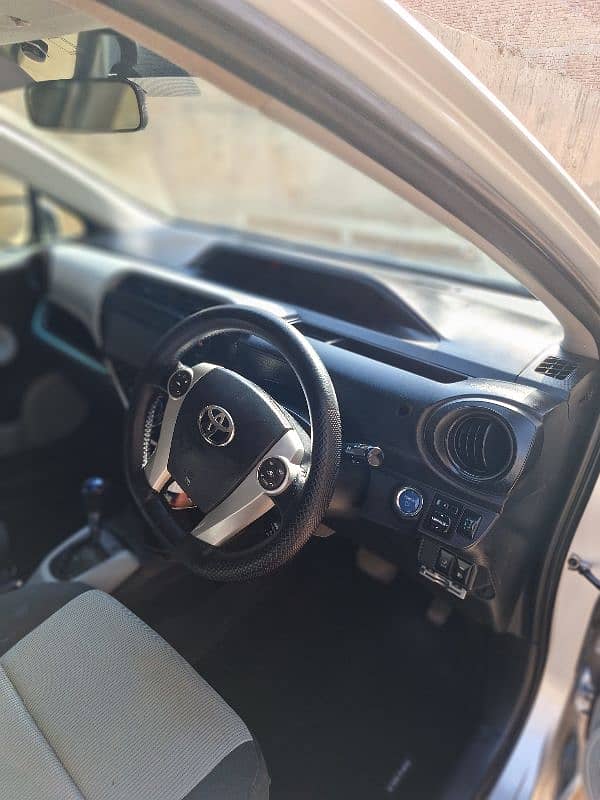 Toyota Aqua 2012 3