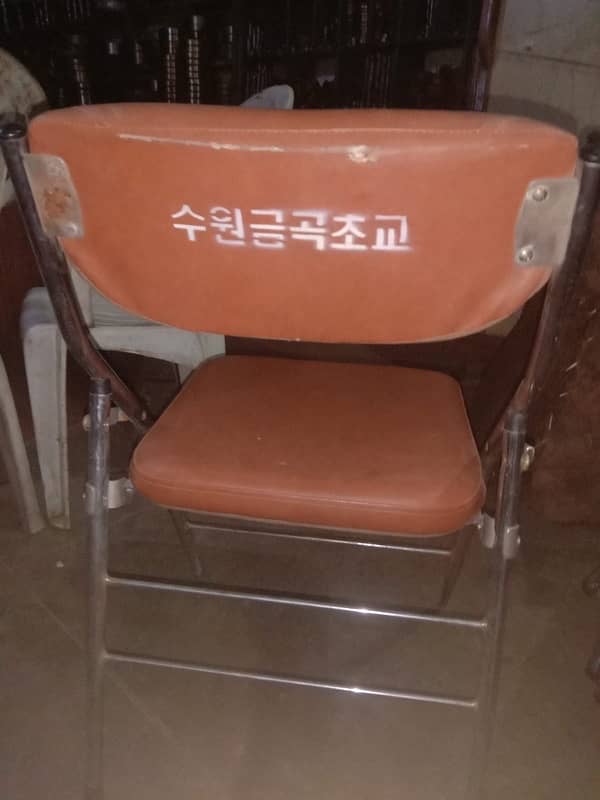 Foldable Chairs 1