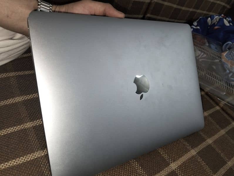 Macbook Pro 2017 i5 256GB 0