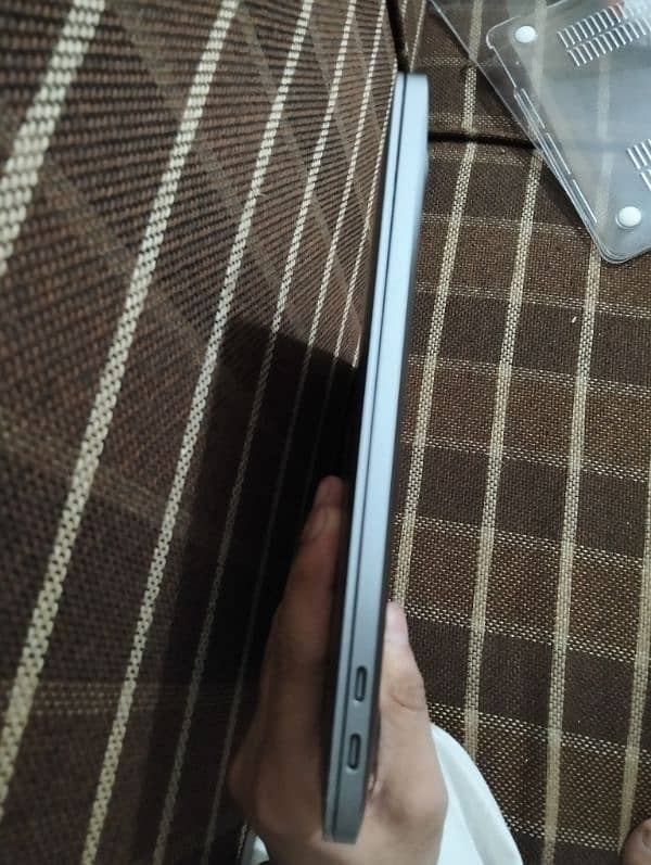 Macbook Pro 2017 i5 256GB 1