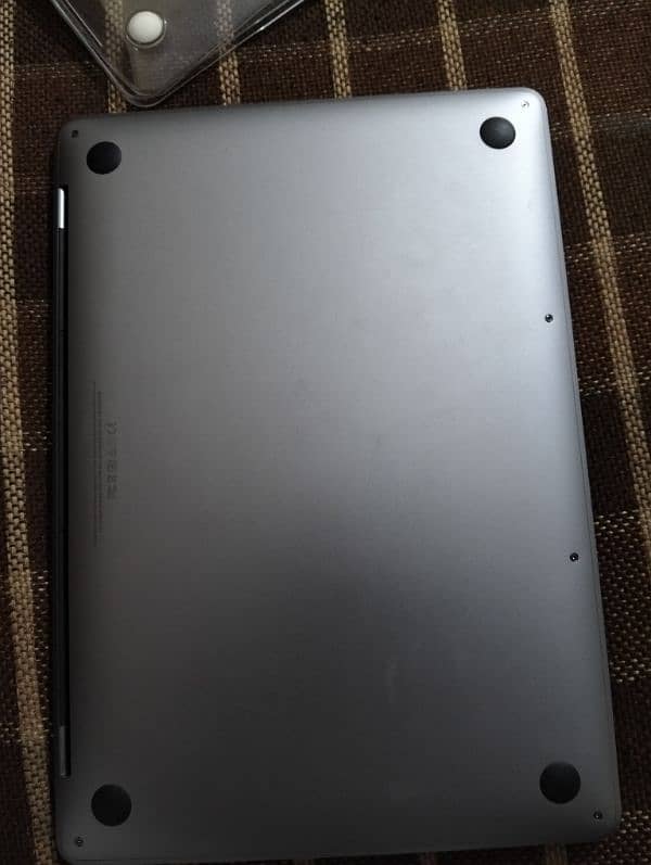 Macbook Pro 2017 i5 256GB 2