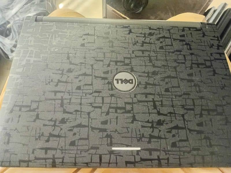 Dell Latitude 3350 2