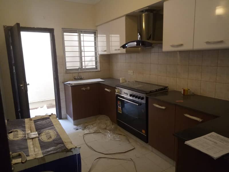 152 yards Bahria Home in Precinct 11A Heighted location available for rent 1
