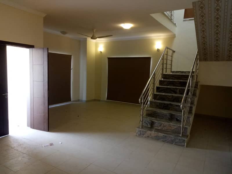 152 yards Bahria Home in Precinct 11A Heighted location available for rent 3
