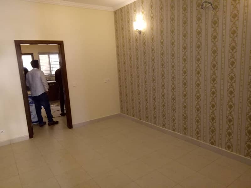 152 yards Bahria Home in Precinct 11A Heighted location available for rent 8