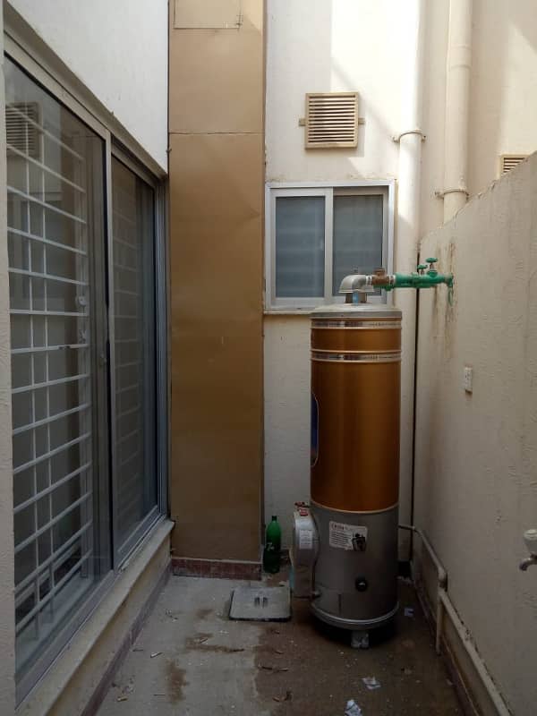 152 yards Bahria Home in Precinct 11A Heighted location available for rent 9