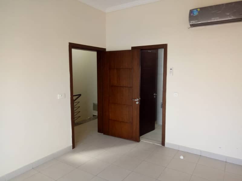 152 yards Bahria Home in Precinct 11A Heighted location available for rent 11