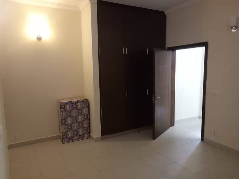 152 yards Bahria Home in Precinct 11A Heighted location available for rent 17