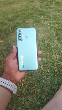 camon 17 6/128 ram room