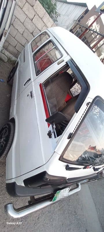 Suzuki Carry Bolan 2015 model,genuine condition,lahore no, urgent sale 4