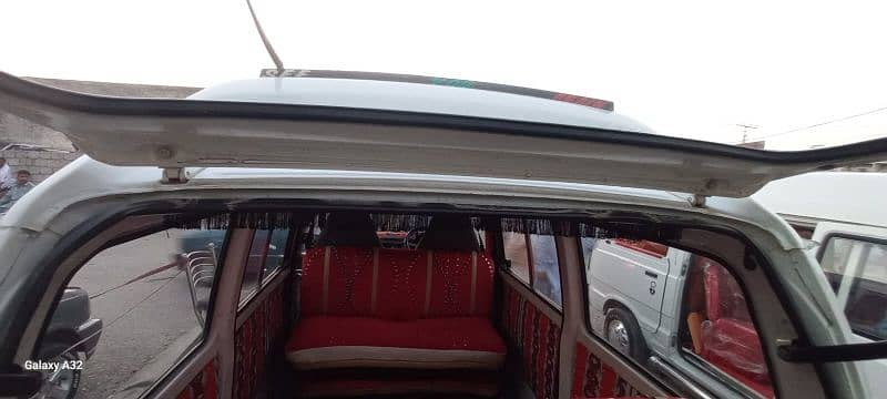 Suzuki Carry Bolan 2015 model,genuine condition,lahore no, urgent sale 7