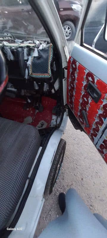 Suzuki Carry Bolan 2015 model,genuine condition,lahore no, urgent sale 9