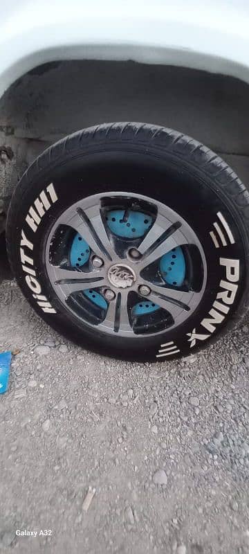 Suzuki Carry Bolan 2015 model,genuine condition,lahore no, urgent sale 11