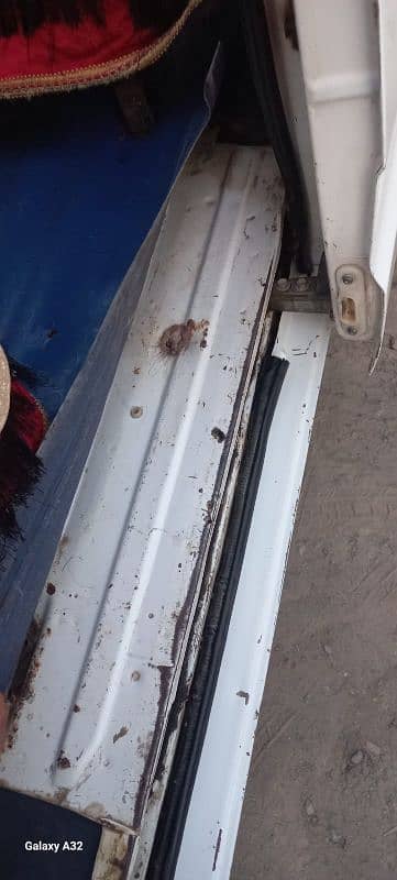 Suzuki Carry Bolan 2015 model,genuine condition,lahore no, urgent sale 12